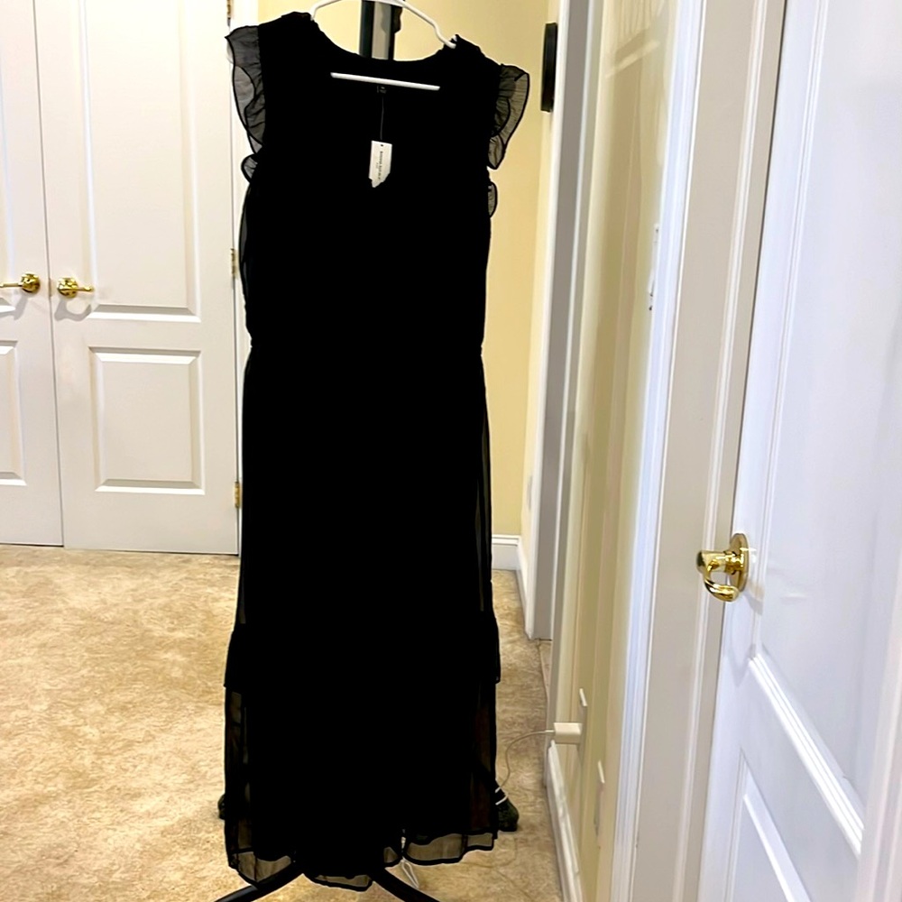 Black midi ruffled dress